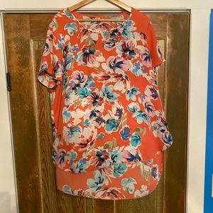 Super cute high low blouse